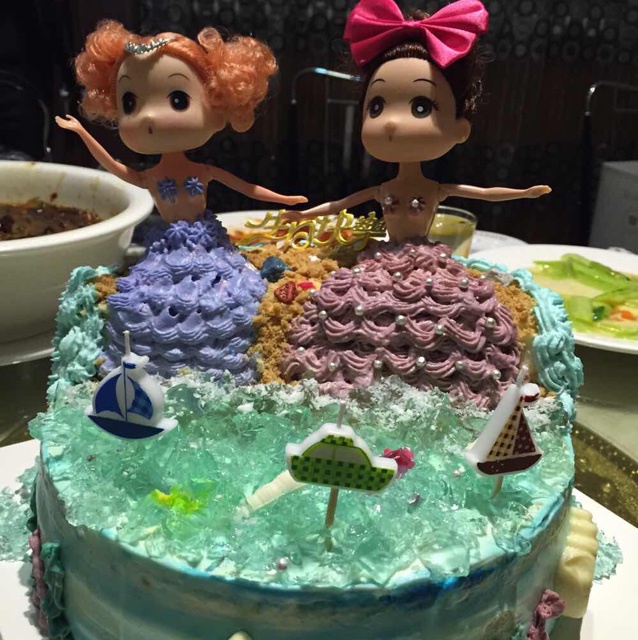 西瓜的第一个恐龙蛋糕