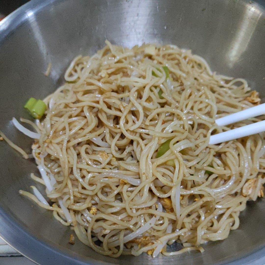 家庭版鸡蛋炒面