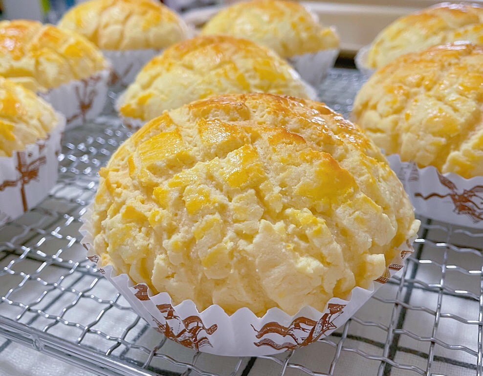 好吃到炸裂的港式菠萝包（附带制作酥皮的小视频）