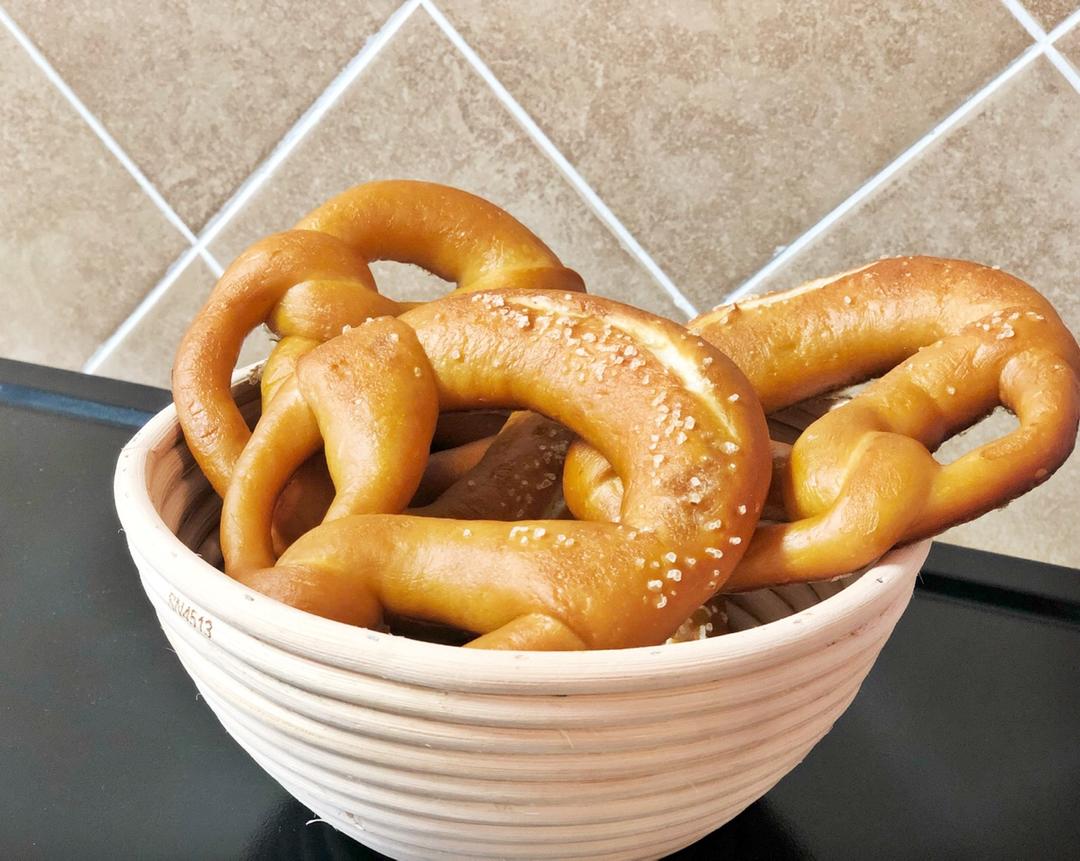 最详细的碱水包 【德国结面包 布雷结面包】有关碱水面包Brezel的一切 Bretzel Brezen Pretzel