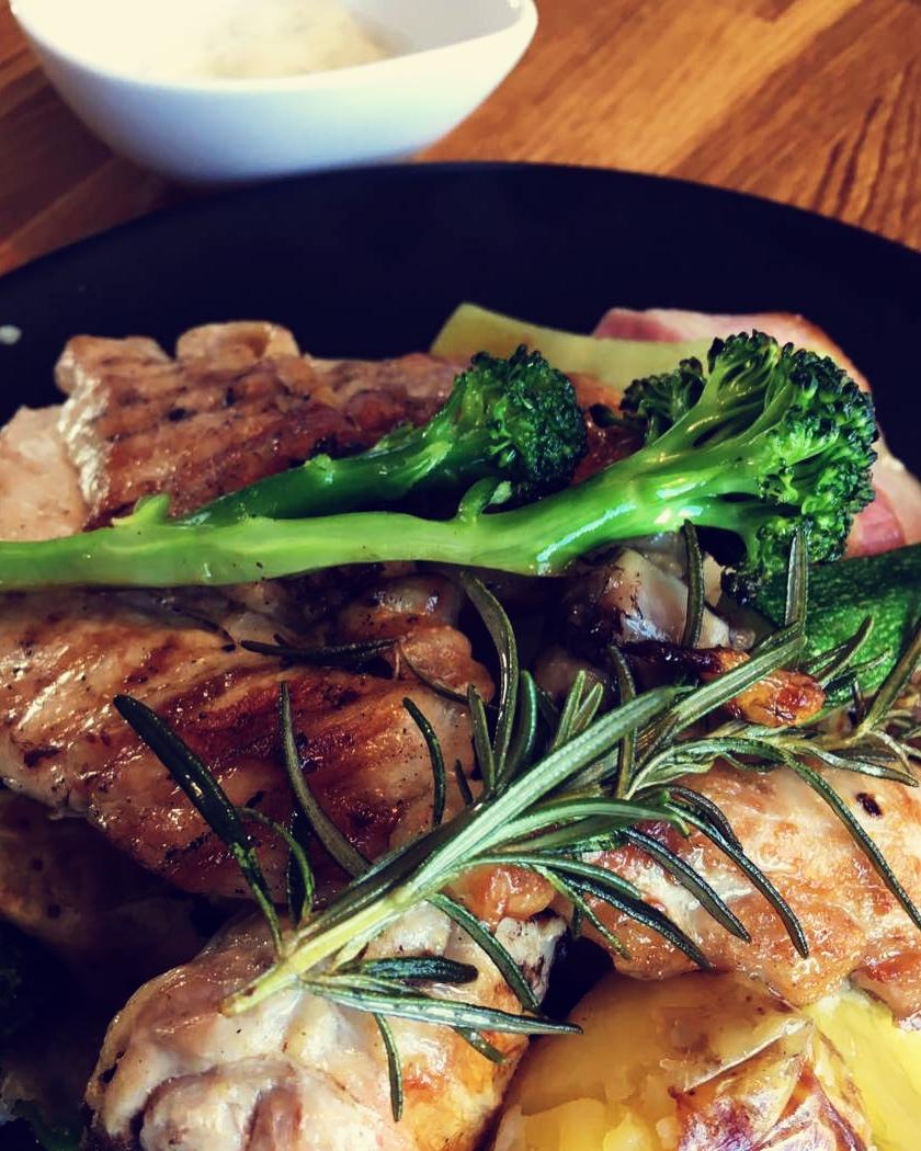 圣诞迷迭香烤鸡