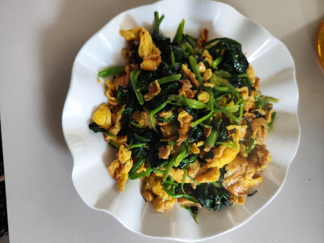 菠菜炒鸡蛋