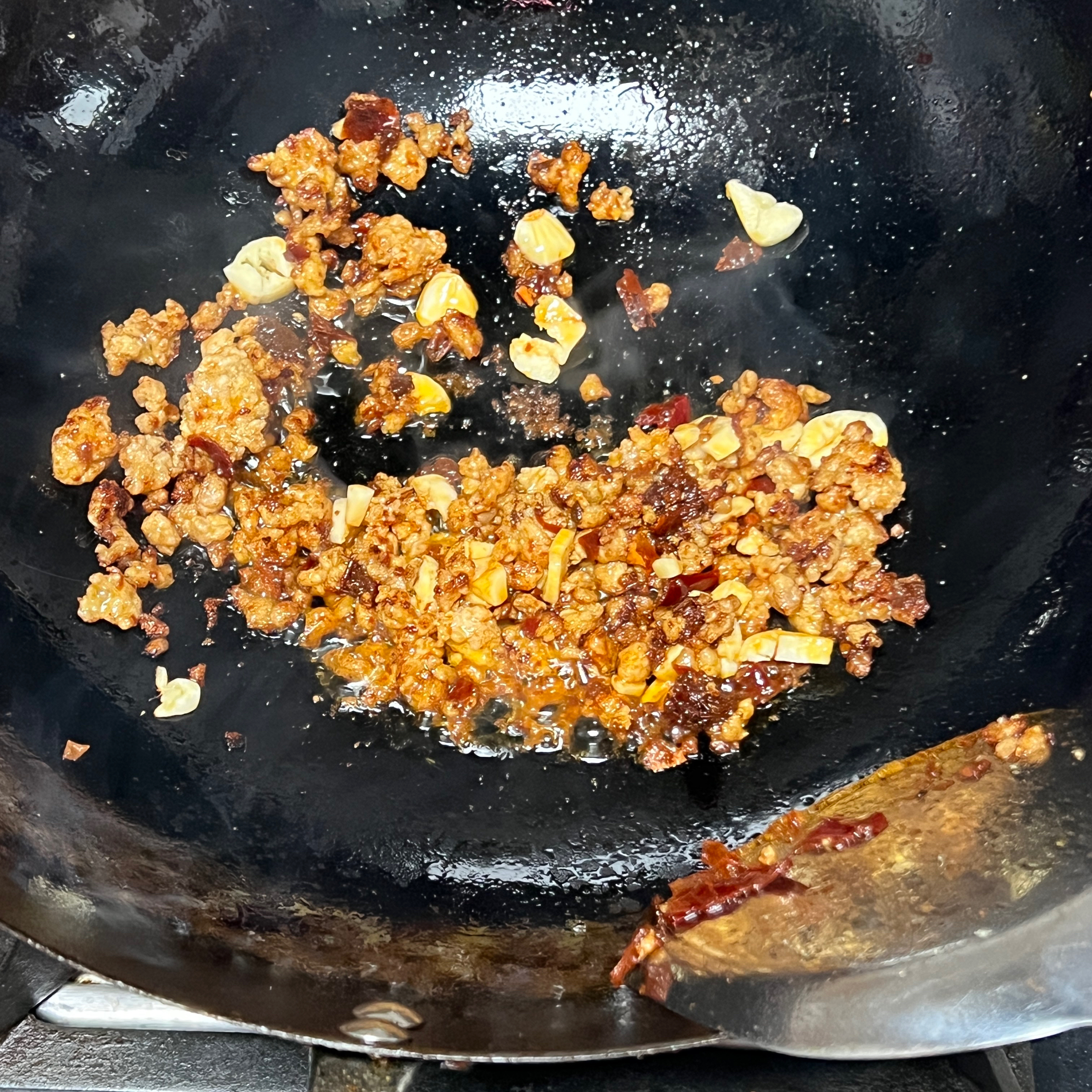 肉末香菇煎豆腐的做法 步骤3