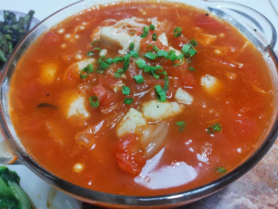 番茄泡菜龙利鱼汤