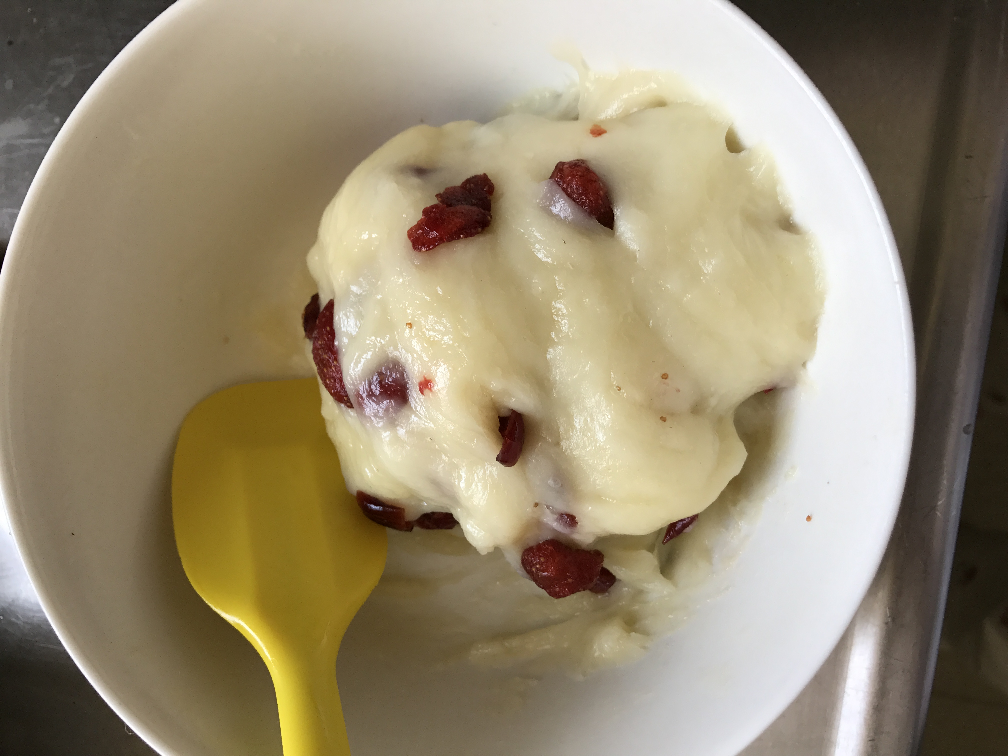 “小美莓”——奶香草莓麻薯包的做法 步骤2