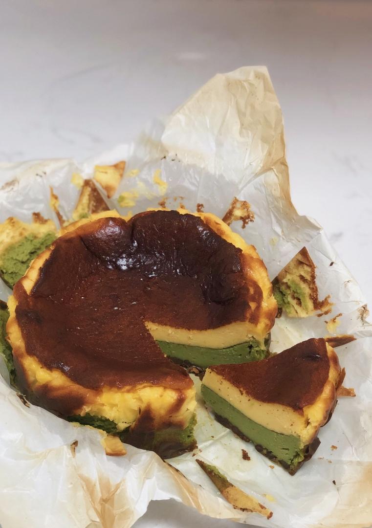 抹茶双色巴斯克芝士蛋糕