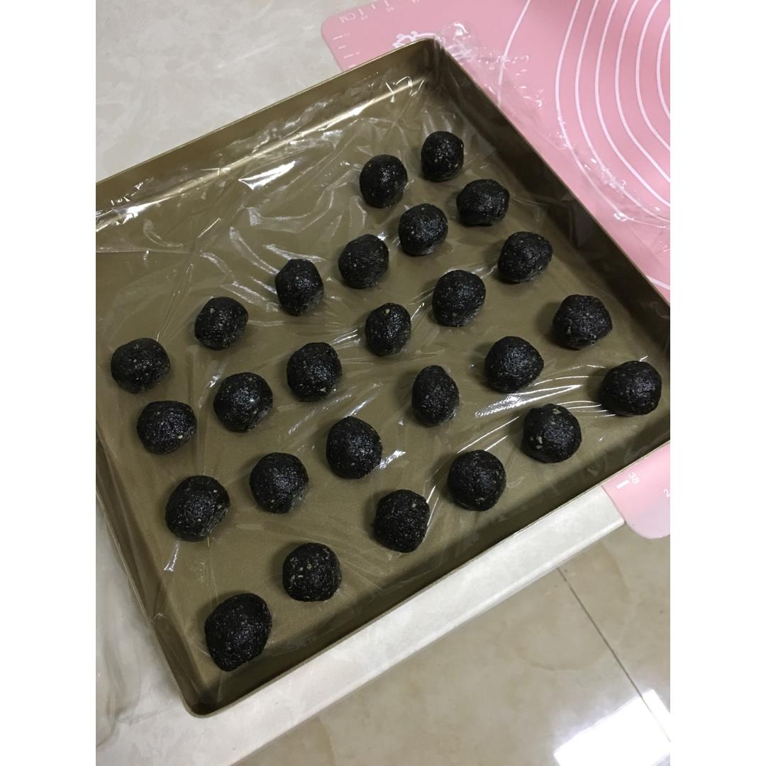 花生黑芝麻汤圆