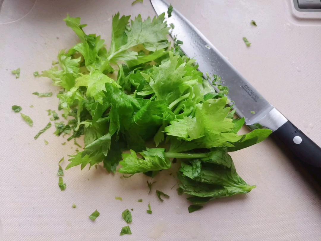 芹菜叶煎饼的做法