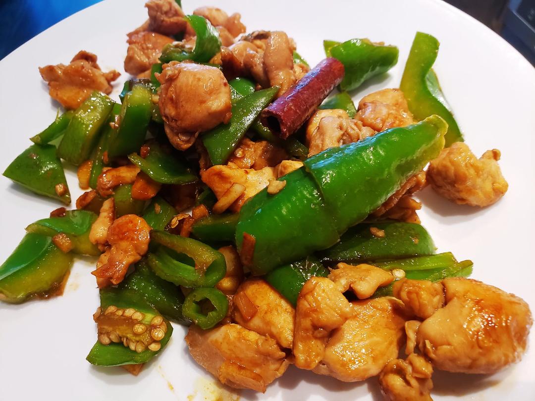 小炒鸡肉～青椒