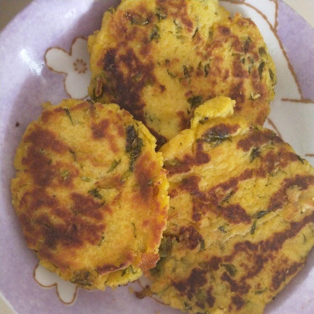 玉米面菜饼子（贴饼子）