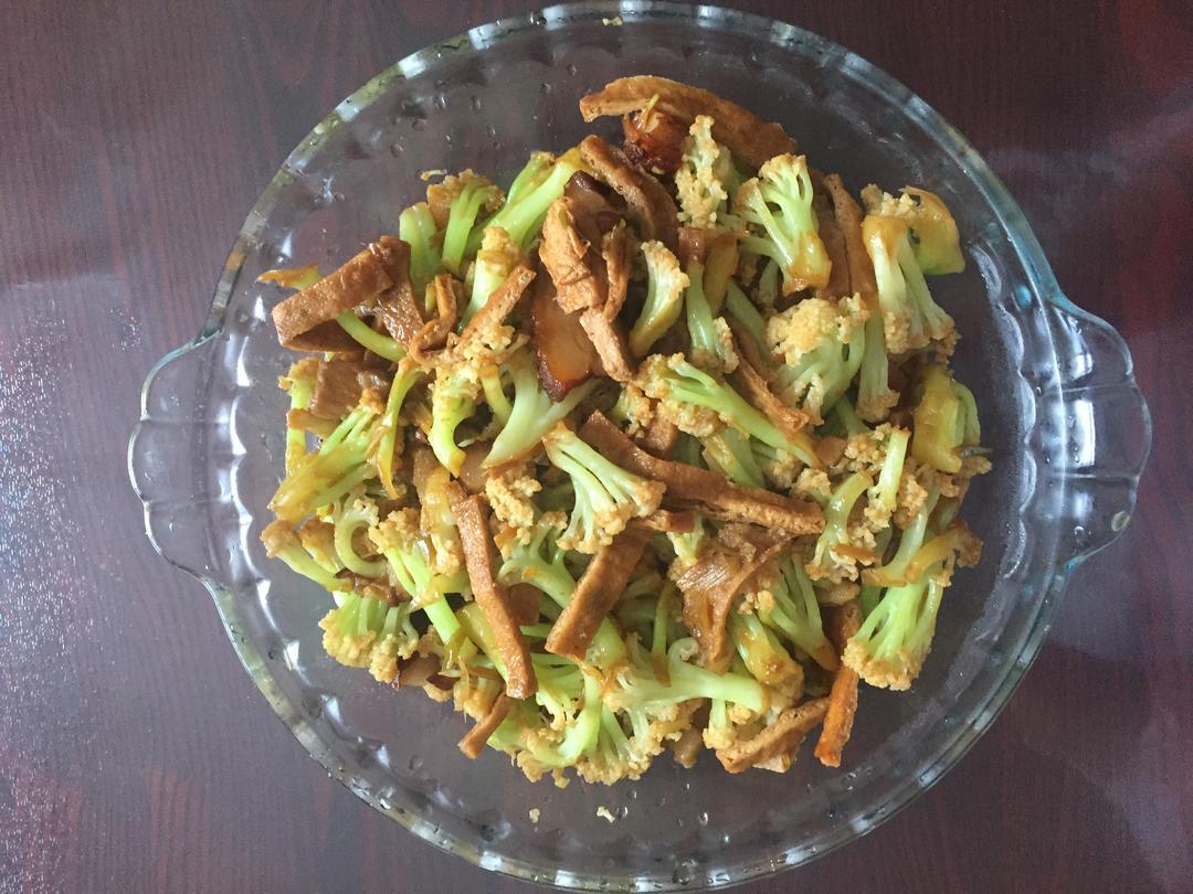 菜花豆干炒肉的做法
