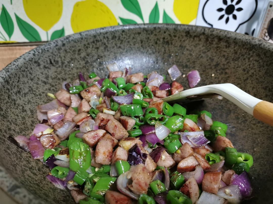 幸福感飙升的炒午餐肉