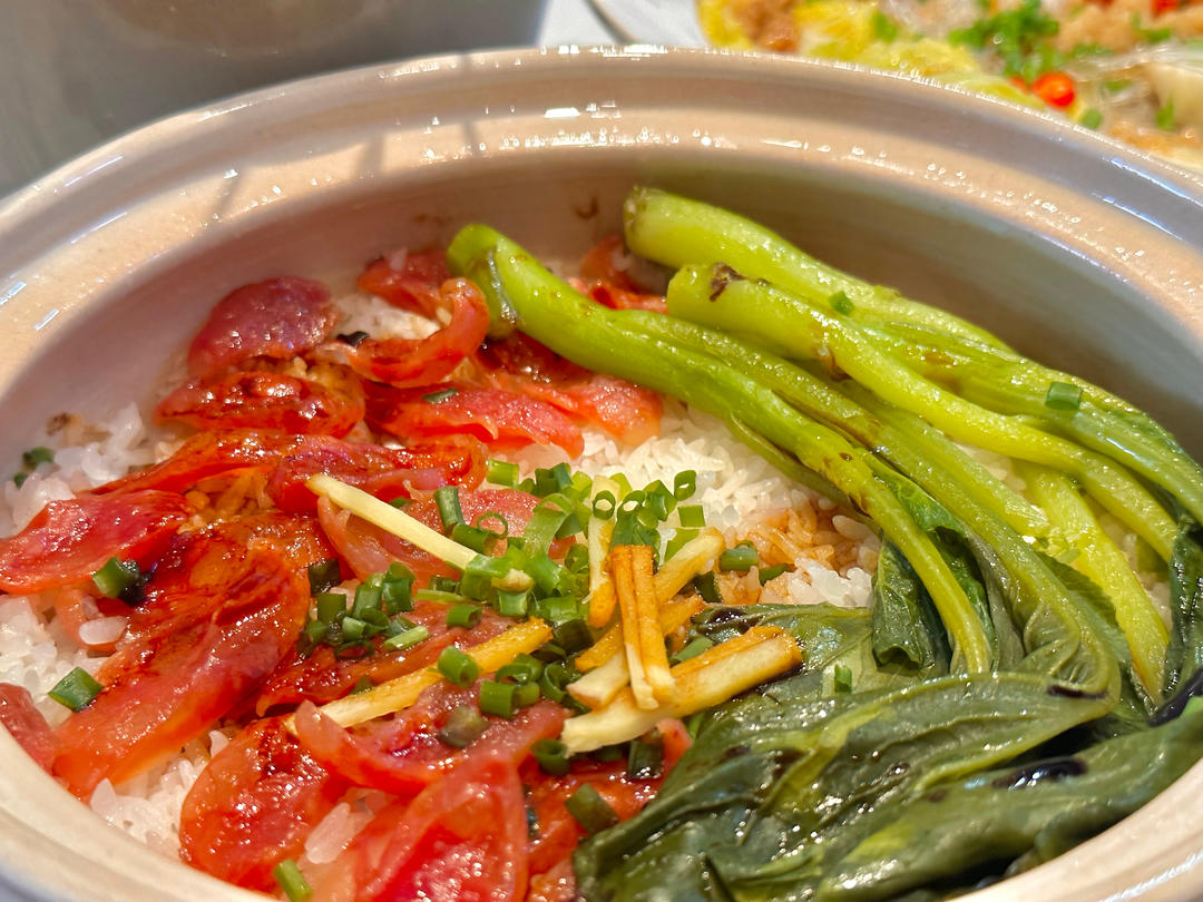 腊味煲仔饭，20分钟饭菜同出