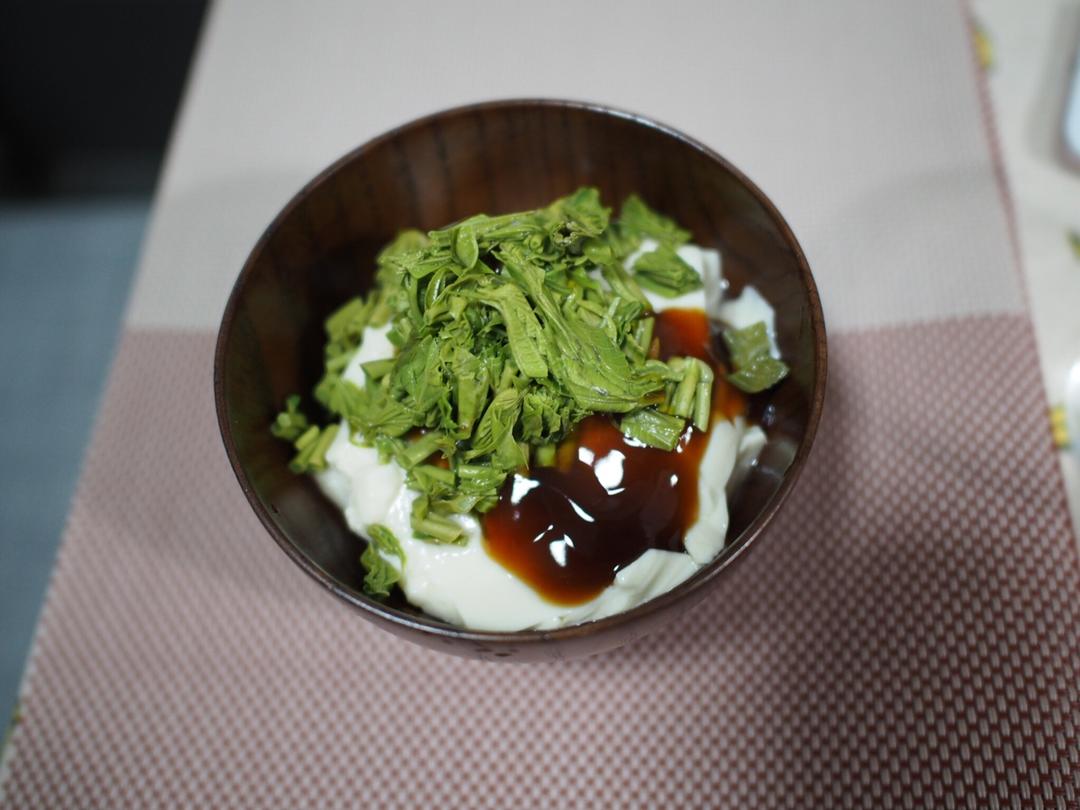 香椿芽拌豆腐