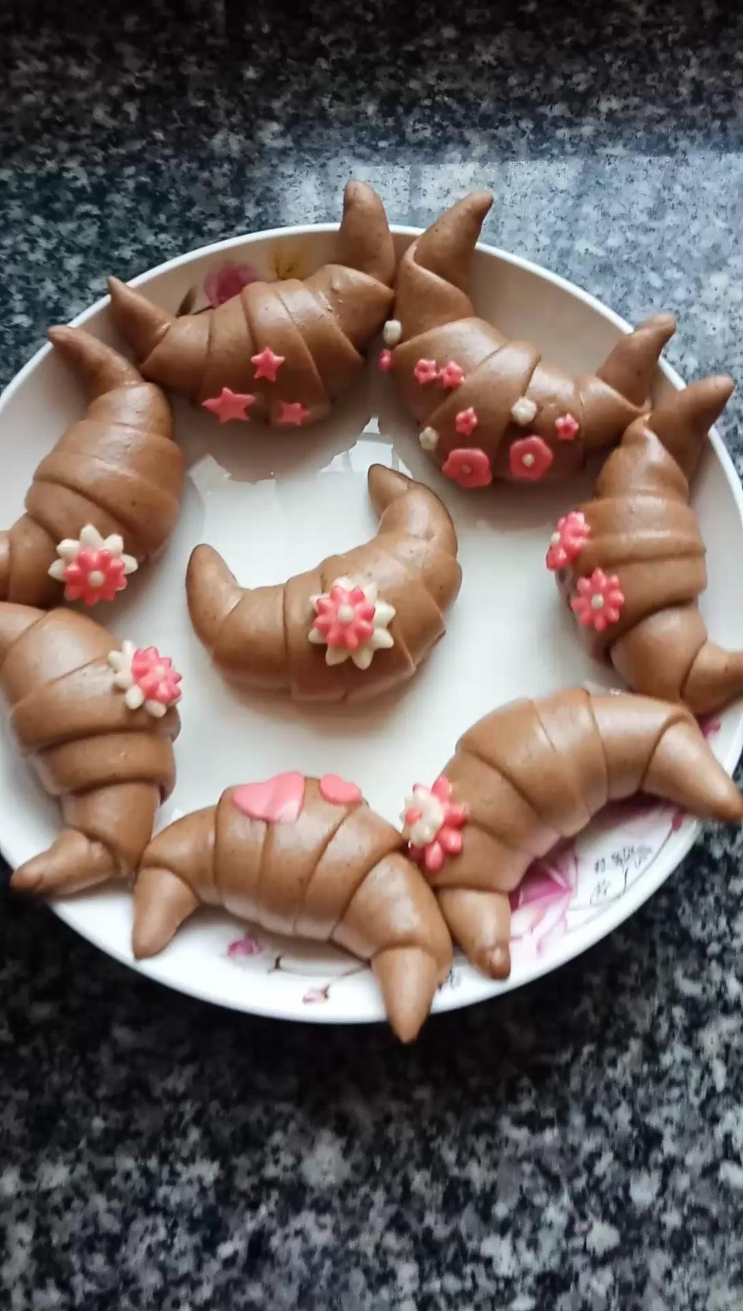 cnh1做的牛气冲天的牛角包 *花儿馒头91