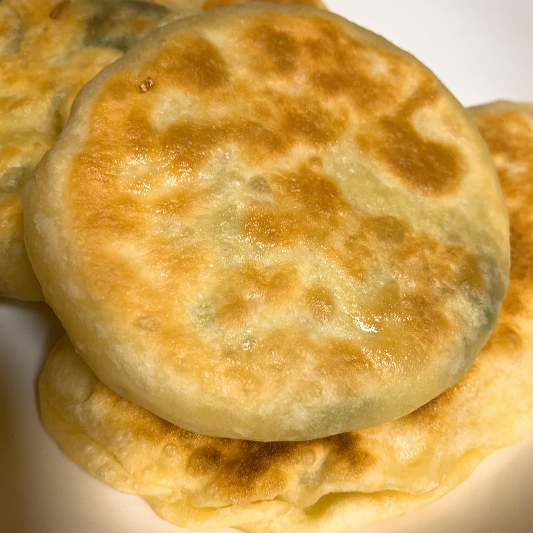 孙悟兜子做的皮薄如纸的韭菜馅饼免揉面法