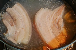 回锅肉的做法 步骤2