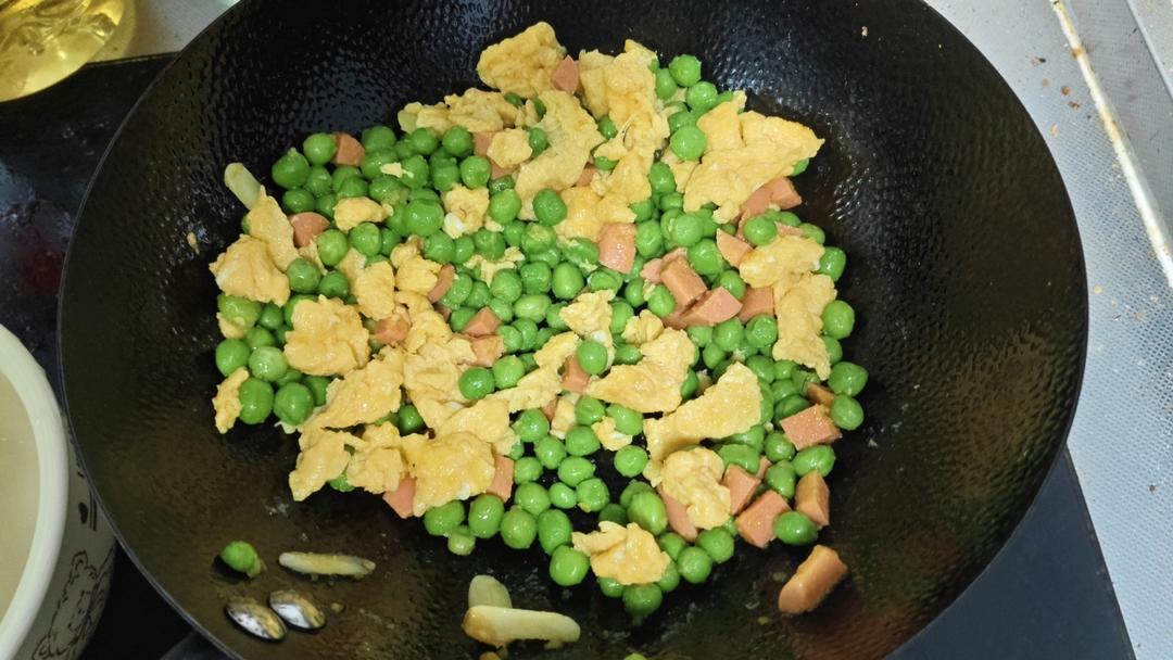 豌豆火腿炒蛋