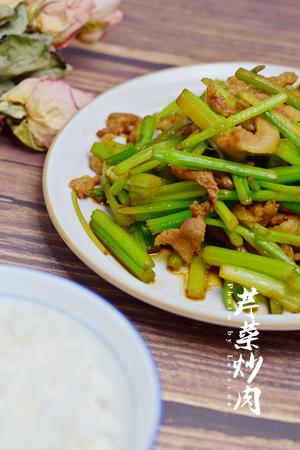 芹菜炒肉的做法 步骤4