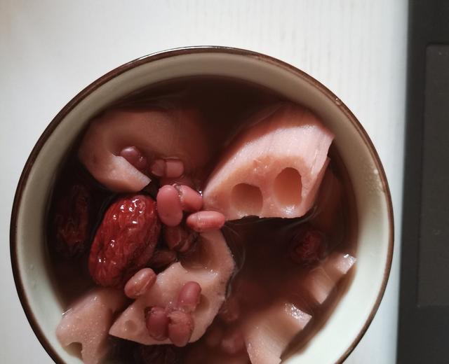 红豆莲藕汤的做法