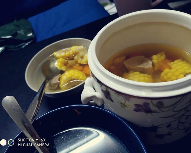 汤汤汤-半根红萝卜玉米瘦肉汤的做法