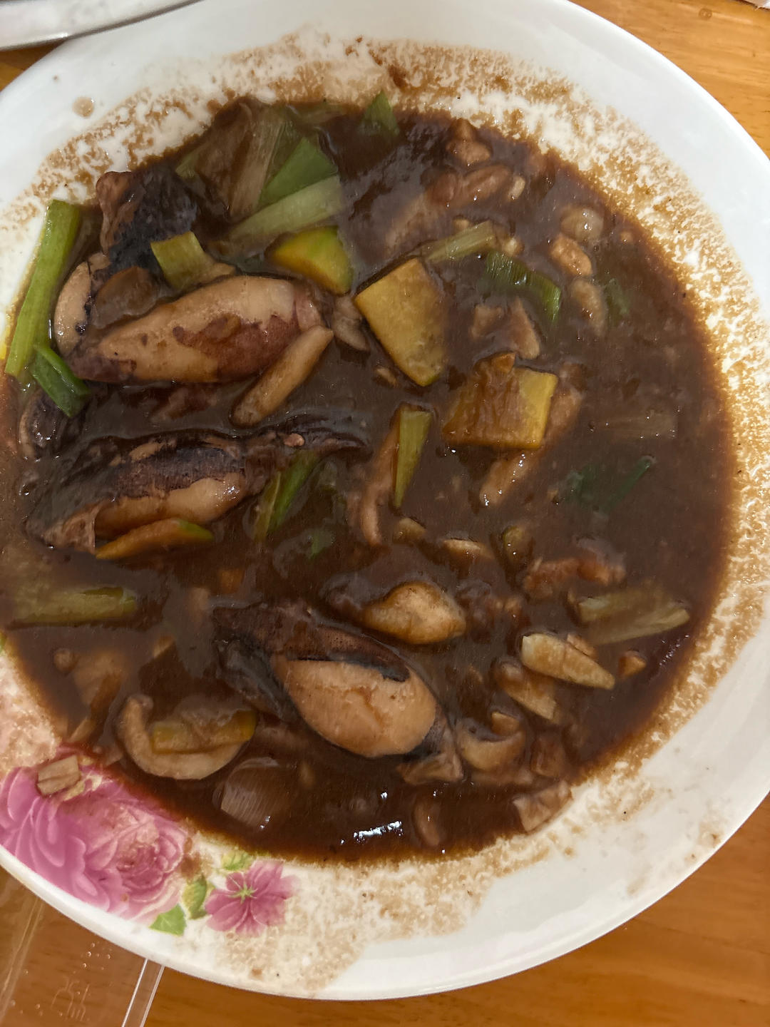 鲜美的酱油焖笔管鱿鱼