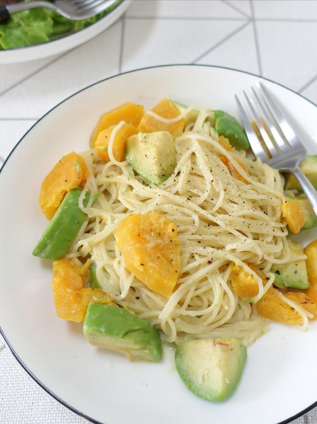 南瓜牛油果意面