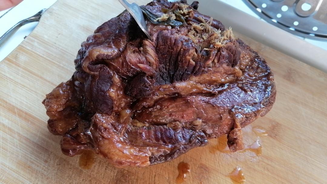 简单几步就能做出正宗酱牛肉（附卤蛋的做法）