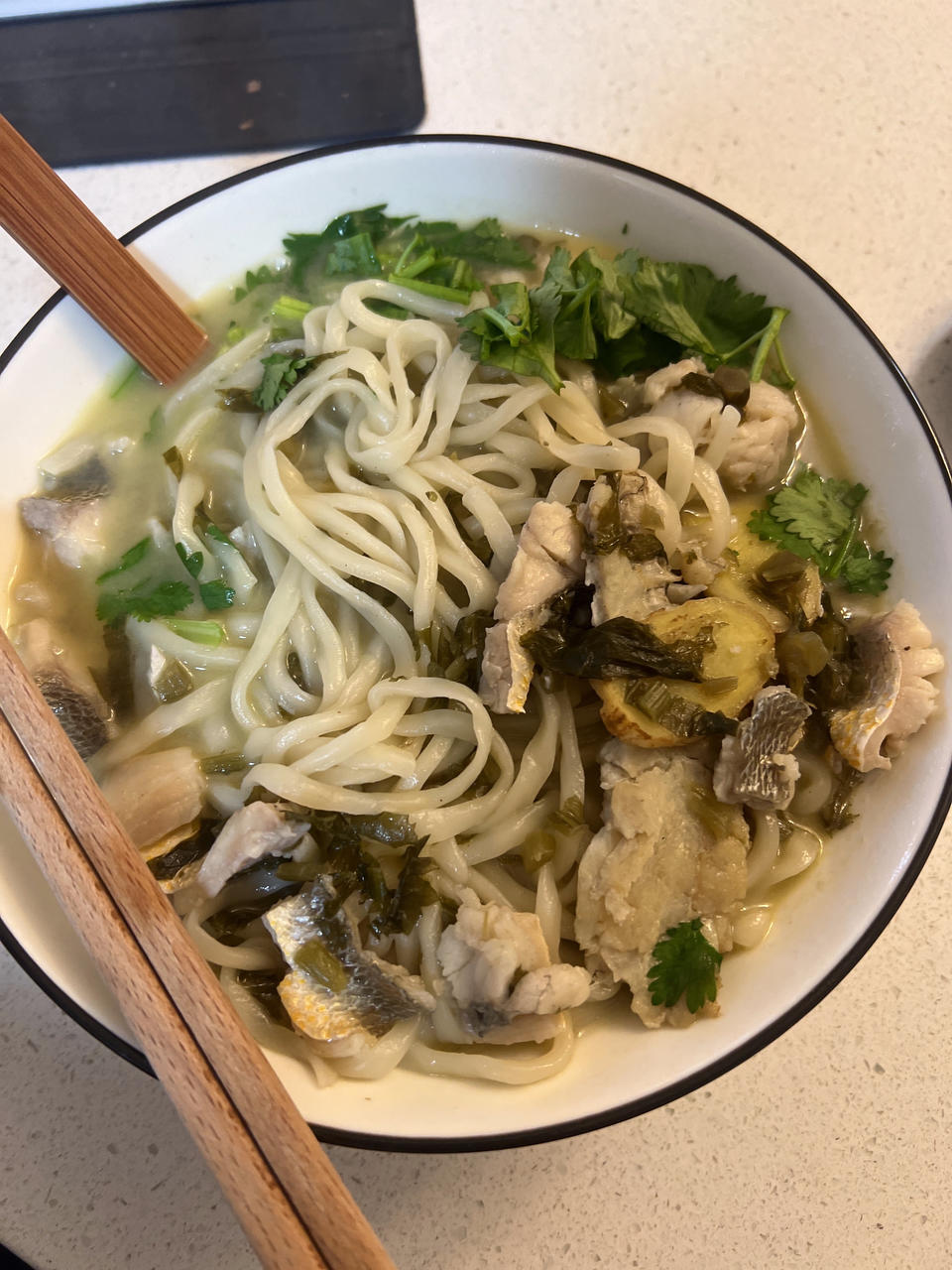 🐟《小黄鱼料理》雪菜小黄鱼面🐟CP值高！鲜甜汤汁营养美味🍜