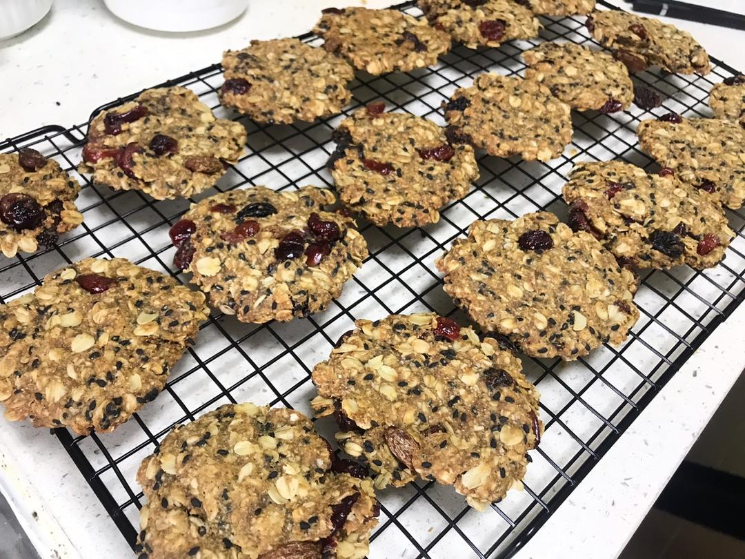 素食:有机燕麦芝麻大饼干
