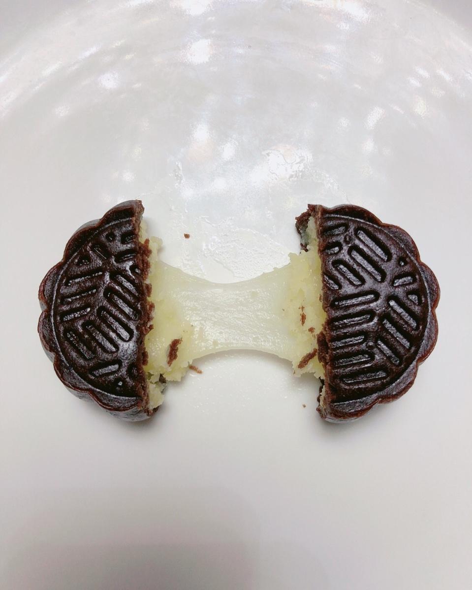 巧克力奶酪椰蓉拉丝月饼