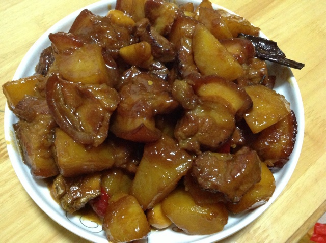 土豆红烧肉