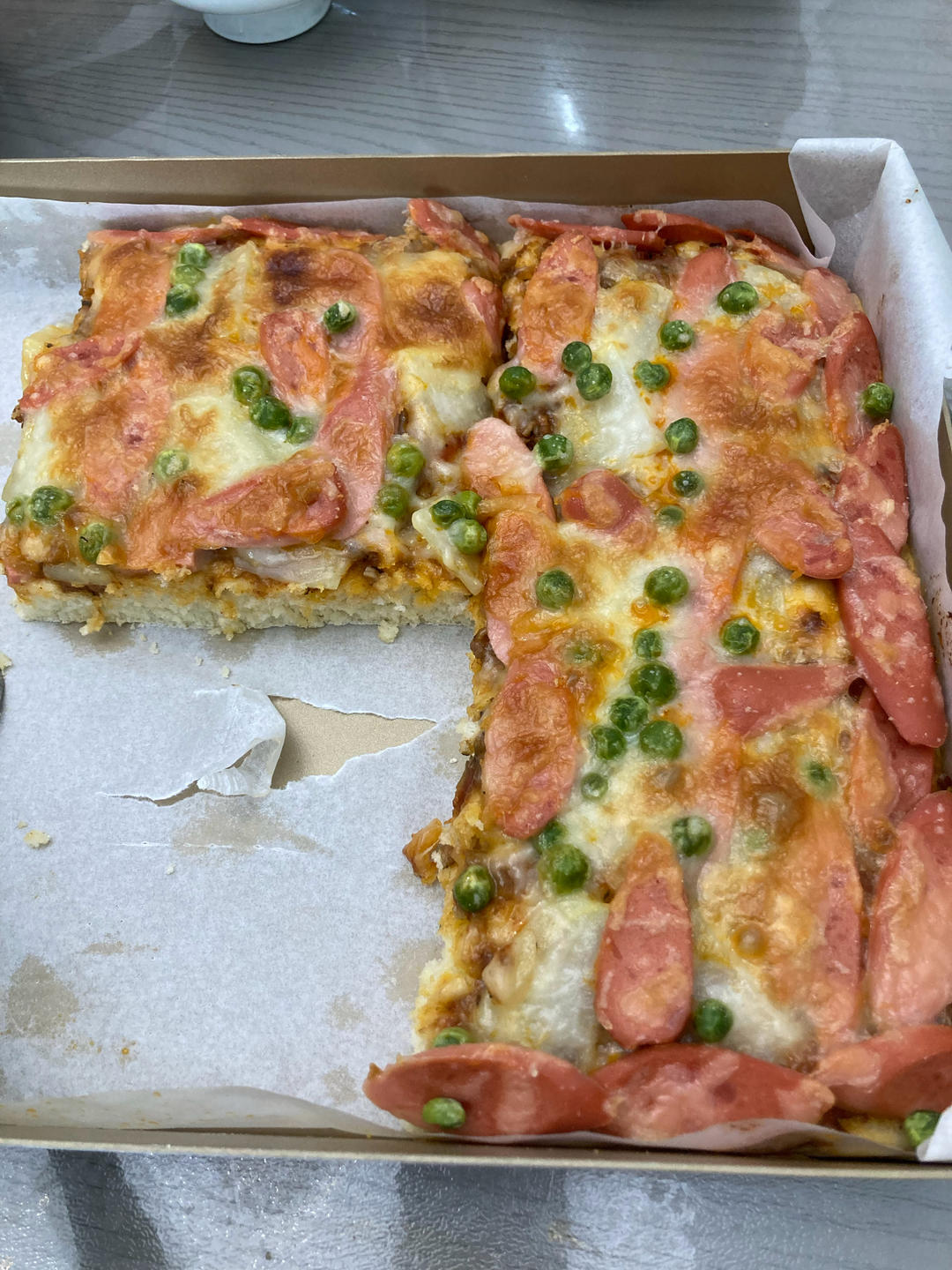 含宣软饼皮做法、自己在家也能做出馅料十足、超拉丝的美味诱人披萨