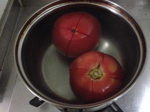 香浓西红柿豆泡笋干汤的做法 步骤1