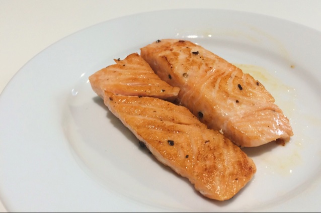 pancy酱做的无油香煎三文鱼