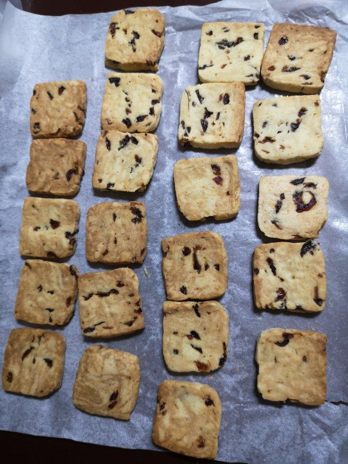 奶香浓郁酸甜酥脆的蔓越莓黄油曲奇