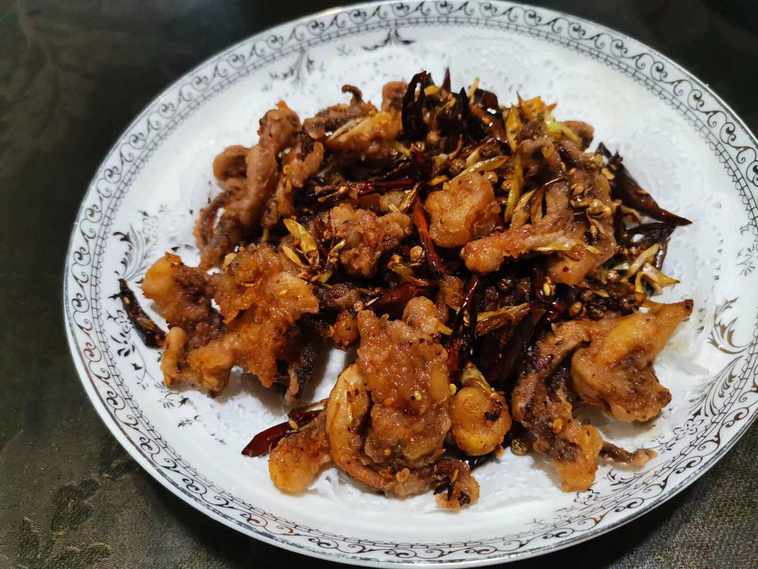 酥脆的干煸鱿鱼须🦑