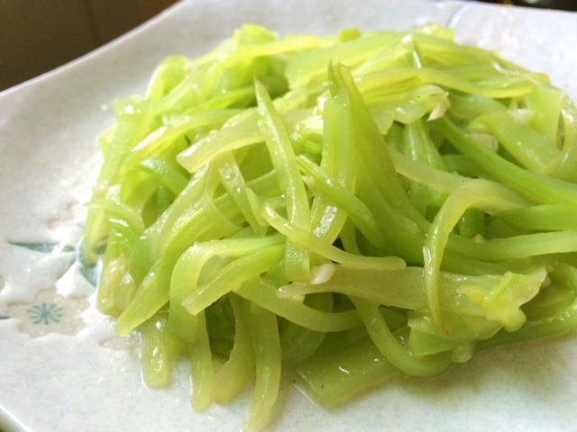 清炒莴笋丝