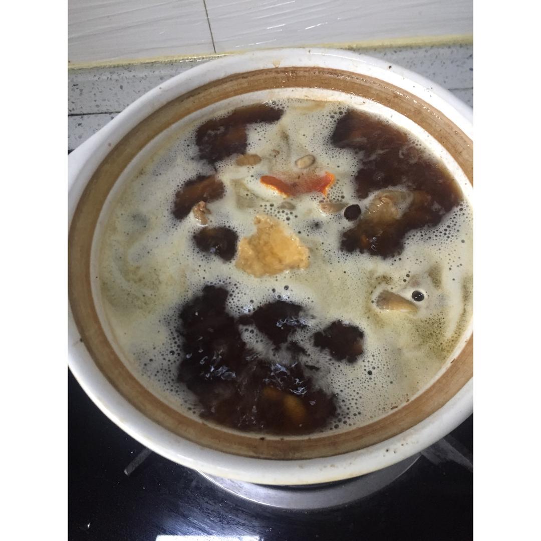黄豆焖鸡脚