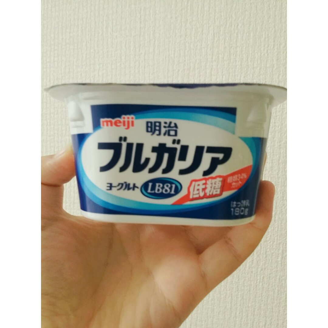 初食霓虹