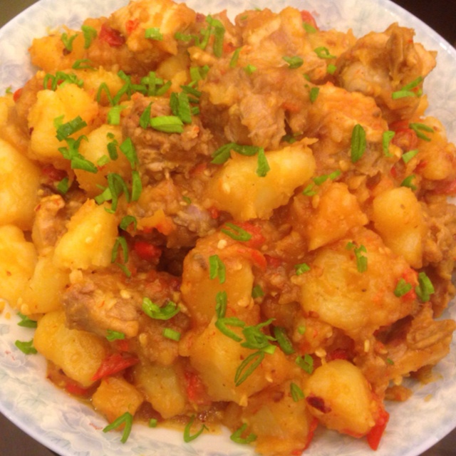 土豆炖鸡块