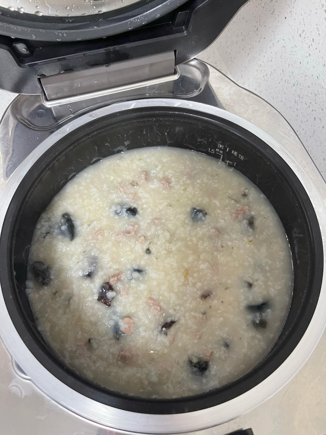 十五分钟快手之香滑皮蛋瘦肉粥(附五分钟电饭煲电压力锅更快捷方法)
