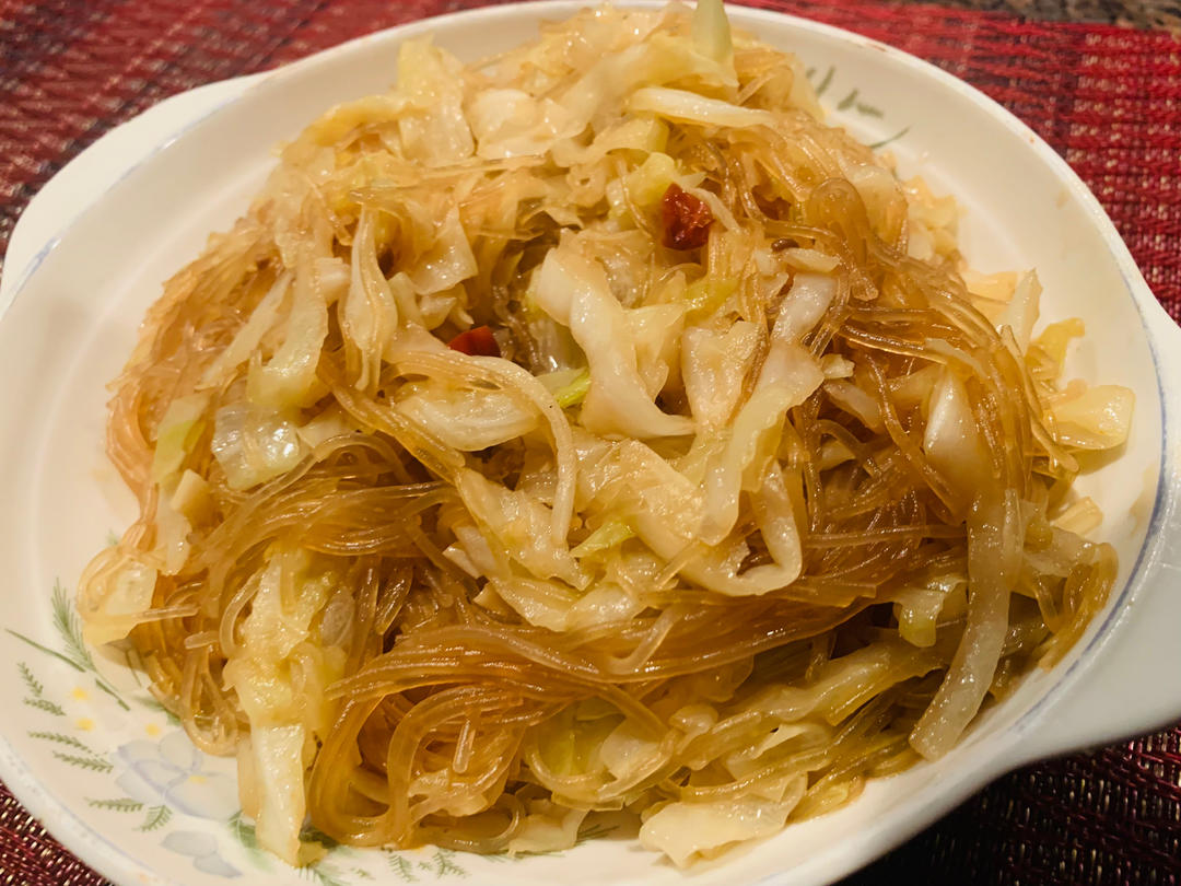 最近爱吃粉丝粉条～包菜炒粉丝