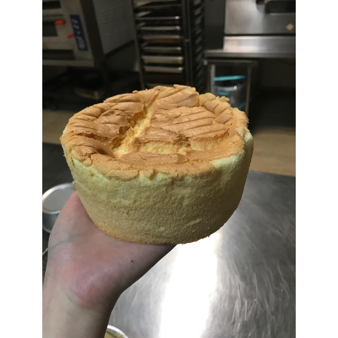 烤箱做蛋糕（戚风蛋糕的做法）