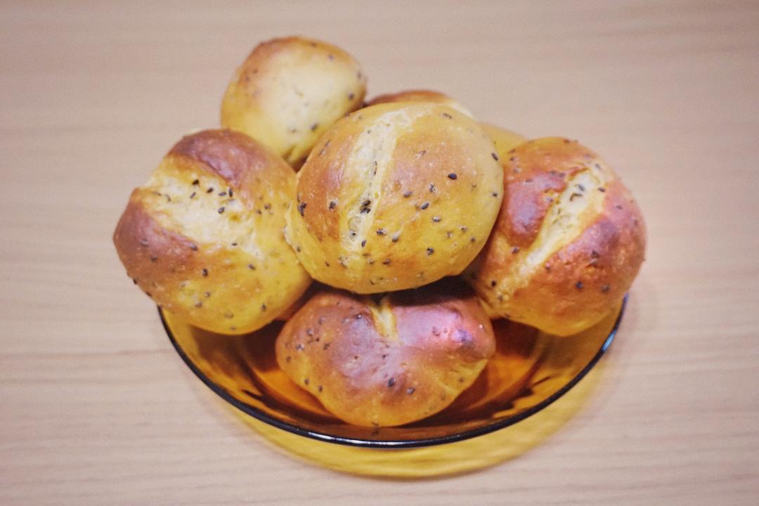 红薯黑芝麻面包球