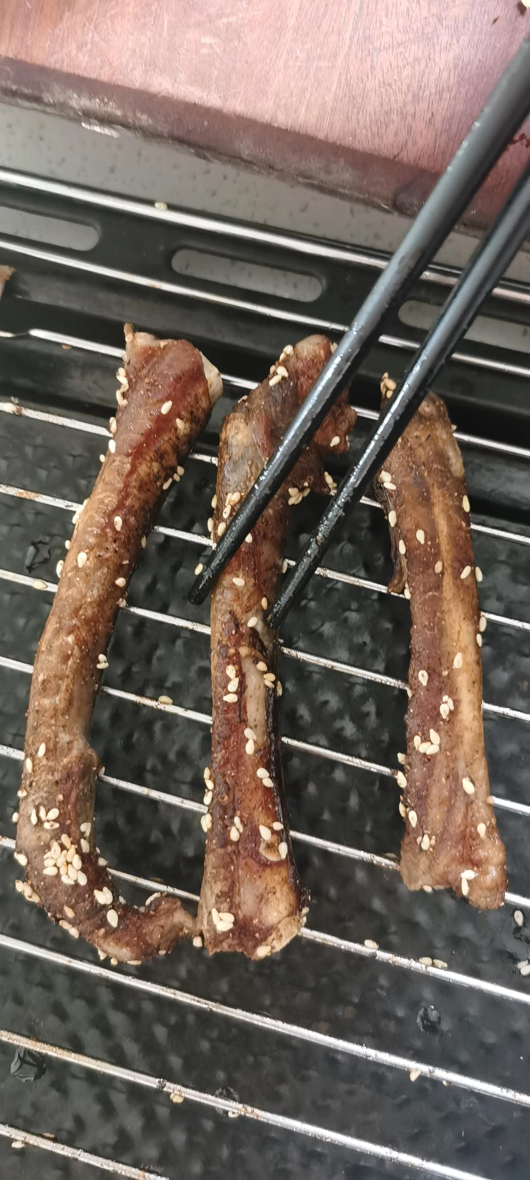 不用腌制的最简单的烤排骨（肋排）