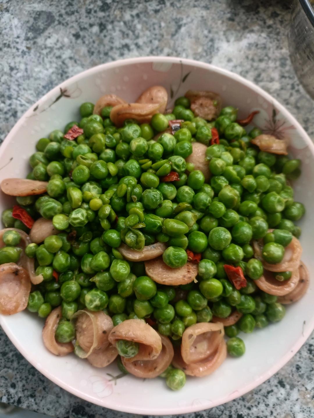 极简碧绿豌豆炒腊肠