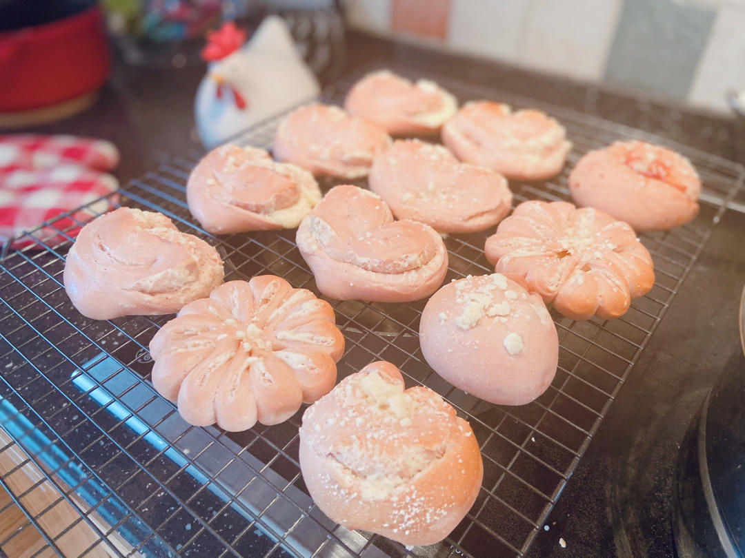 香甜粉嫩🍓草莓奶酥吐司（详细步骤）