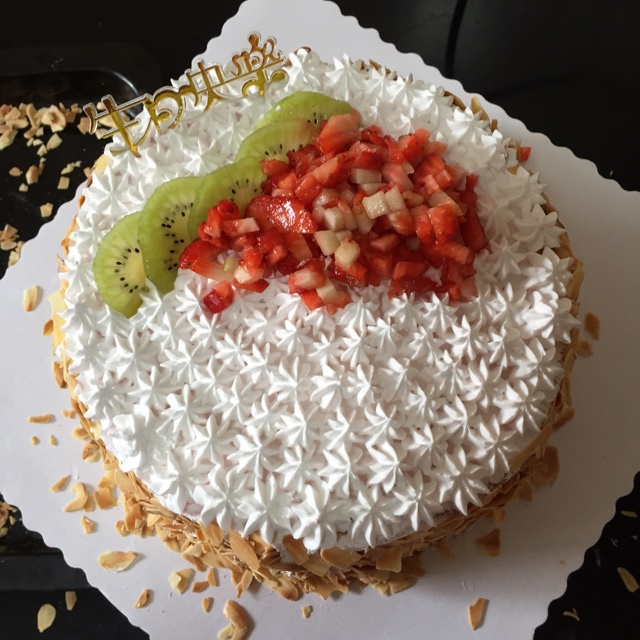 草莓戚风生日蛋糕