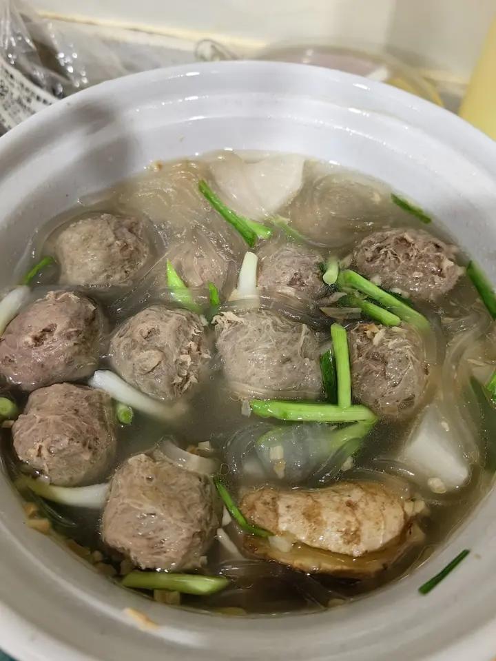 白菜牛肉丸红薯粉煲